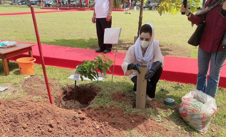Peringatan Earth Day, Novita Wijayanti: Momentum Untuk Terus Merawat Alam Indonesia 4 novita wijayanti 1 1
