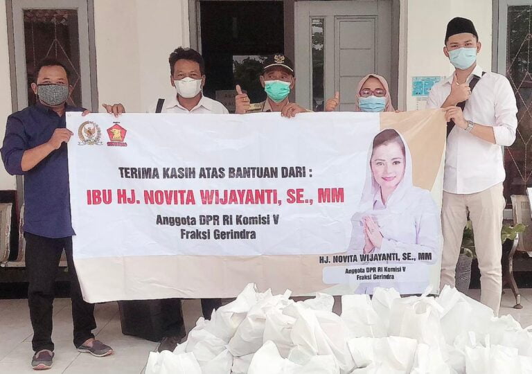 Bantu Warga Positif Covid-19, Novita Wijayanti Bagi Sembako Warga Banyumas 4 4DFF1C7E 004A 41D0 891E B3859F7208DD