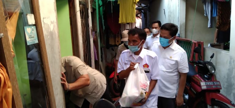 Halal Bi Halal Dengan Warga, Habiburokhman Salurkan Bantuan Dan Pantau Penerapan Prokes Di Jakarta Timur 4 habiburokhman 2