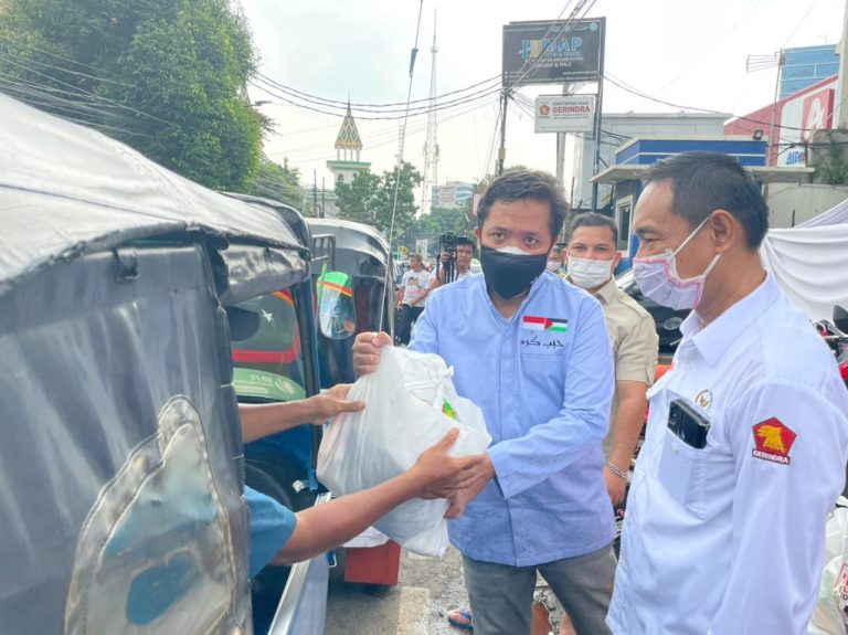 Habiburokhman Sumbang Sejumlah Hewan Kurban di Jakarta Timur 4 5914F453 61E4 470C AF79 1C16D4F8AC8E