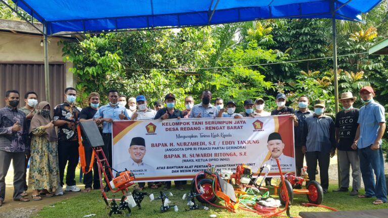 Nurzahedi Berikan Bantuan Alsintan Kepada Kelompok Tani Serumpun Jaya di Riau 4 eddy tanjung