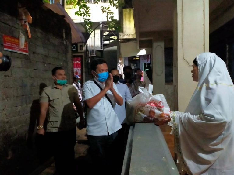 Duo Dewan Gerindra Jakarta Timur Keliling Dapil Malam-malam 4 hbb3