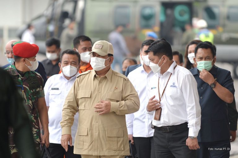 Menhan Prabowo Dukung Dirgantara Indonesia Pasarkan Pesawat CN-235 ke Luar Negeri 4 prabowoDI3
