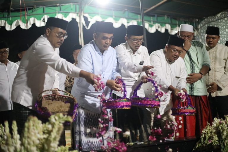 Muzani: Pak Bowo Sangat Kehilangan Sosok KH Dimyati Rois, Ulama Kharismatik dan Toleran 4 WhatsApp Image 2022 06 16 at 10.46.32 PM