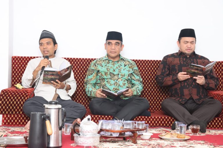 Temui UAS, Sekjen Gerindra Bicara Pentingnya Jaga Keberagaman dan Kebhinekaan 4 uasmuzani