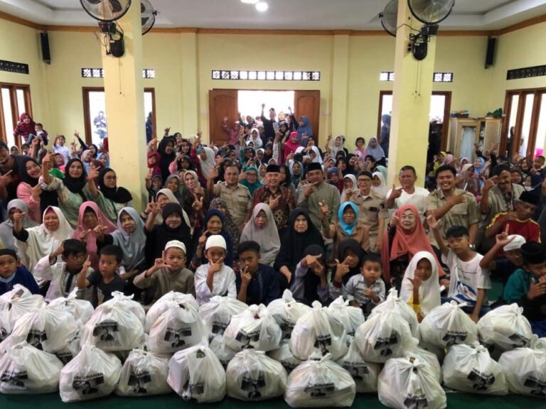 Sambut Tahun 2023, RAI Hergun Salurkan 40 Ribu Paket Sembako di Sukabumi 4 WhatsApp Image 2022 12 23 at 225900