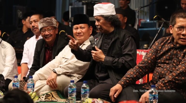 Pak Prabowo Sepanggung dengan Mbah Nun di Mojokerto: Yang Penting Indonesia Rukun 4 prabowocaknun