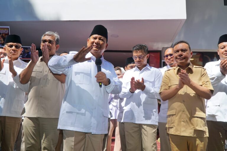 Prabowo: Jangan Ada di Internal, Tapi Tidak Ikut Garis Partai 4 presiden4