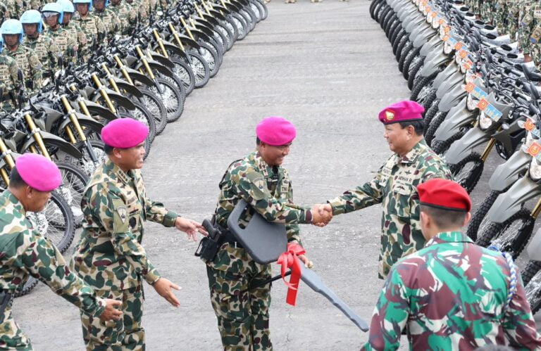 Menhan Prabowo Serahkan Alat Peralatan Pertahanan untuk Korps Marinir 4 WhatsApp Image 2023 02 15 at 09.25.49