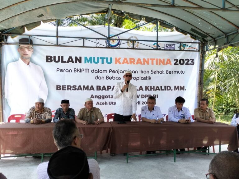 Sukseskan BKM 2023, TA Khalid Bagikan 2.5 Ton Ikan Segar 4 WhatsApp Image 2023 04 11 at 15.14.52