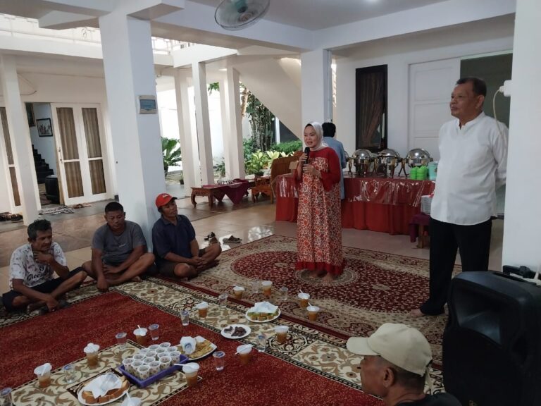 Buka Bersama Para Tukang Becak, Begini Pesan Sri Meliyana 4 WhatsApp Image 2023 04 12 at 21.12.52