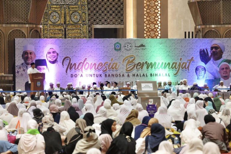 Di Hadapan Puluhan Ribu Jemaah Majelis Riyadlul Jannah, Prabowo: Islam Merupakan Rahmatan Lil Alamin 4 WhatsApp Image 2023 05 13 at 11.34.54 PM 1