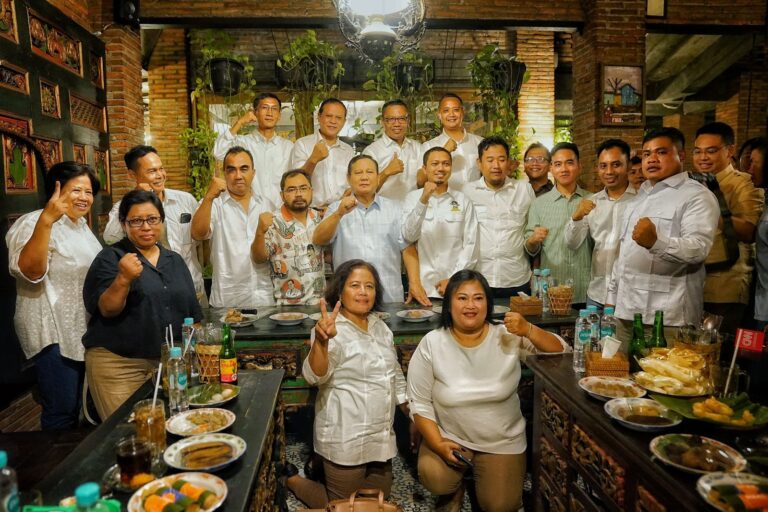 Di Hadapan Pak Prabowo dan Mas Gibran, Relawan Jokowi-Gibran Deklarasi Dukung Prabowo Presiden 2024 4 WhatsApp Image 2023 05 20 at 07.59.47