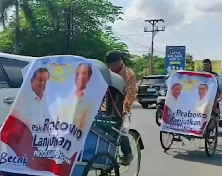 Tukang Becak di Solo Konvoi Suarakan Dukungan untuk Pak Prabowo 4 WhatsApp Image 2023 06 06 at 15.13.51