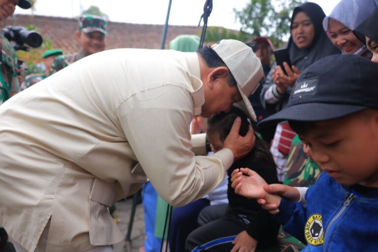 Peluk Pak Prabowo untuk Anak-Anak Disabilitas Disambut Senyum Bahagia 4 WhatsApp Image 2023 06 17 at 15.12.03