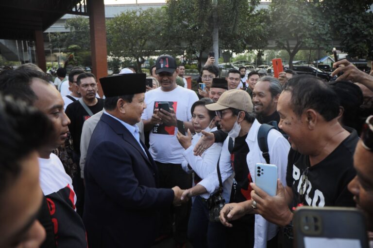 Kedatangan Prabowo di Solo Disambut Para Relawan Jokowi & Gibran Yang Dukung Prabowo Presiden 2024 4 WhatsApp Image 2023 06 23 at 18.12.02