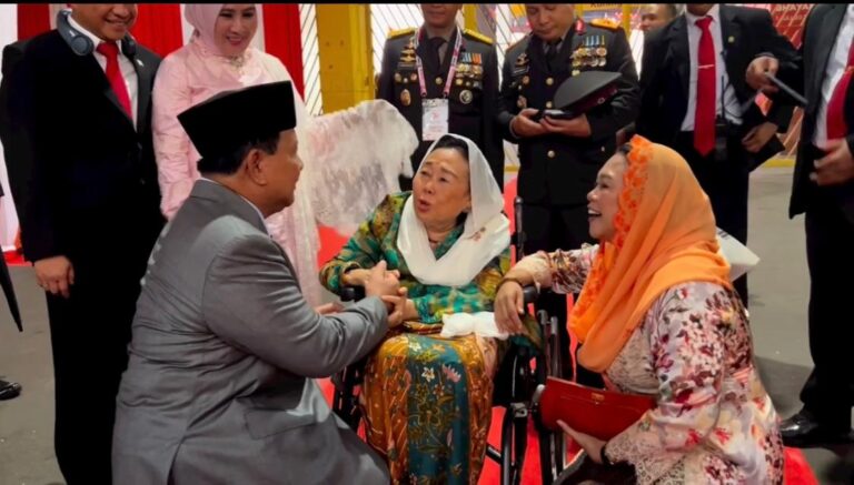 Prabowo Bertemu Istri dan Putri Gus Dur di HUT ke-77 Polri, Yenny Wahid Beri Semangat 4 WhatsApp Image 2023 07 02 at 11.30.01