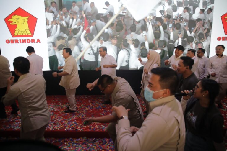 Prabowo Menari Poco-poco Bareng Kader Gerindra di Jakpus 4 WhatsApp Image 2023 07 16 at 17.46.36