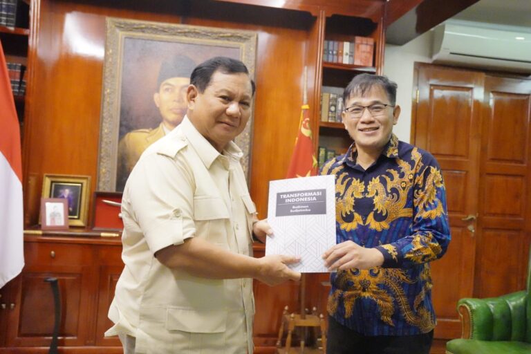 Bertemu di Kertanegara, Prabowo dan Budiman Sudjatmiko Bahas Pentingnya Persatuan 4 WhatsApp Image 2023 07 18 at 23.23.10