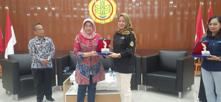 Cegah Stunting, Endang Thorari Sosialisasi Germas 4 IMG 20230804 WA0017