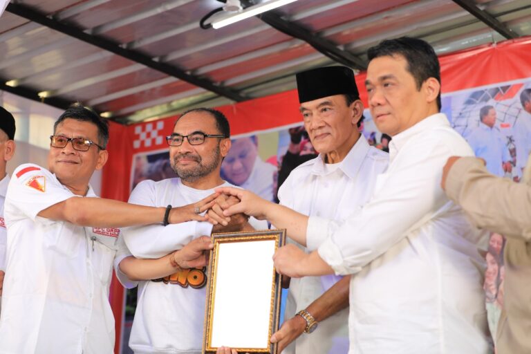 Hadiri Deklarasi GRPG, Ariza Patria Minta Relawan Jaga Kondisi Politik Indonesia Yang Sejuk 4 WhatsApp Image 2023 08 23 at 15.43.49