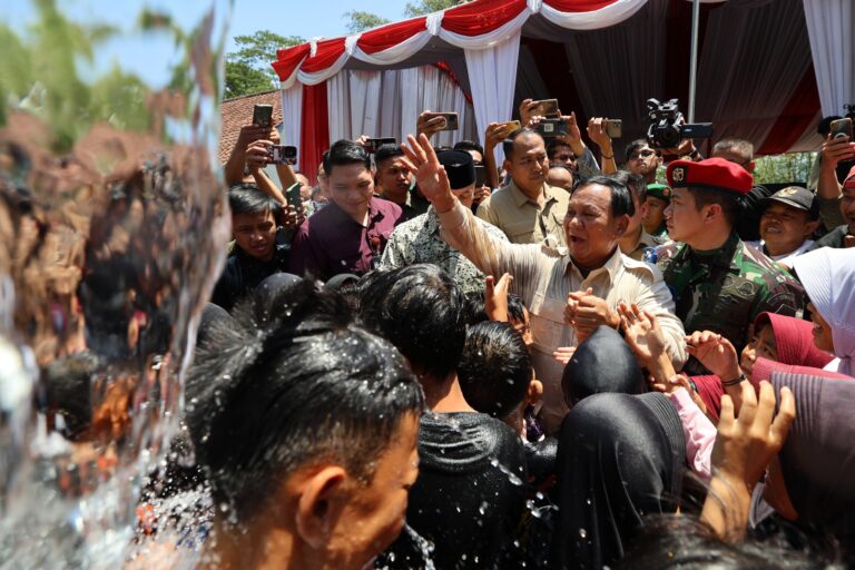 Prabowo Resmikan 5 Titik Bantuan Air Bersih di Kabupaten Kuningan 4 WhatsApp Image 2023 12 20 at 15.22.21 fd867a54