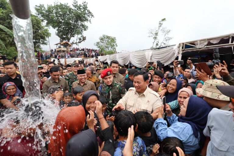 Prabowo Resmikan 9 Titik Air Bersih di Sukabumi, Kini Total 110 di Seluruh Indonesia 4 WhatsApp Image 2023 12 30 at 17.22.54 81dfa127