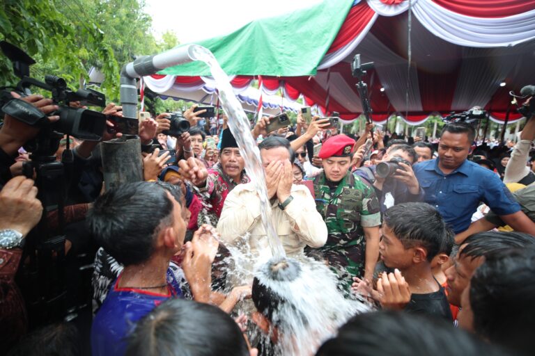 Prabowo Kembali Resmikan Titik Air, Kini 15 di Bangkalan 4 WhatsApp Image 2024 01 23 at 17.48.41 584a71da