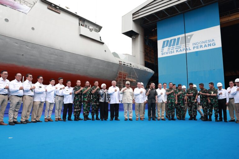 Tinjau Pembangunan Kapal Fregat Merah Putih di PT PAL, Prabowo: Membanggakan, 100% Dibuat Putra-Putri Indonesia 4 WhatsApp Image 2024 01 23 at 22.02.55 52baa05e