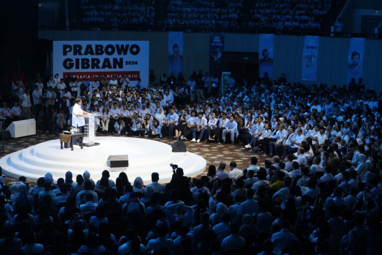 Dari Makassar, Prabowo Langsung Hadir di JCC Temui Ribuan Relawan Muda 4 WhatsApp Image 2024 02 02 at 19.40.31 ed06c30d