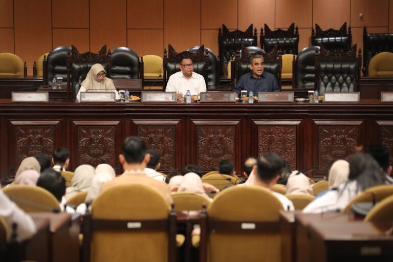 Muzani Minta Kader Gerindra Kawal Kepemimpinan Prabowo-Gibran Kedepan 4 MFG10025
