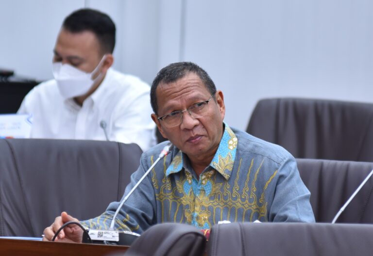 Wujudkan Mudik Aman, Husni Minta Perum Damri Lakukan Tes Kesehatan Pramudi Damri 4 Anggota Komisi VI DPR RI M Husni dalam RDP Komisi VI dengan BUMN Logistik dan Transportasi di Gedun20240404155028