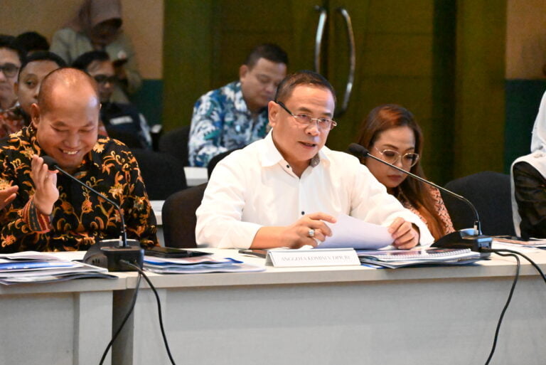 Tertunda Bertahun-tahun, Sadewo Minta Revitalisasi Terminal 1C Soetta Selesai Akhir 2024 4 Anggota Komisi V DPR RI Sudewo saat Kunjungan Kerja Komisi V DPR RI terkait persiapan penanganan ar20240408132730