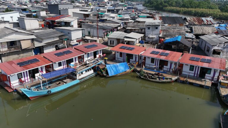 Prabowo Beri Bantuan Rumah Apung, Warga Kampung Nelayan Jakarta Ungkap Rasa Syukur 4 WhatsApp Image 2024 04 15 at 14.10.37 bab5c42a