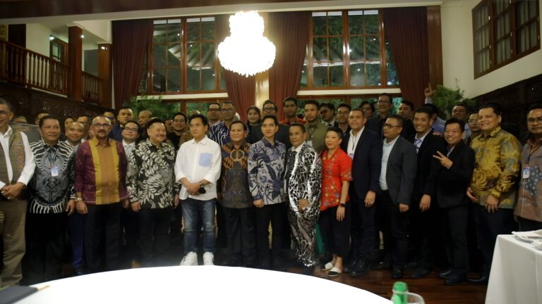 Prabowo Kumpulkan Tim Kuasa Hukum Usai Putusan MK, Ucapkan Terima Kasih 4 WhatsApp Image 2024 04 23 at 22.23.24 06a9170d