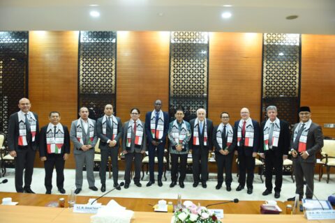 Pimpinan BKSAP DPR RI saat foto bersama usai menerima Delegasi UN Committee on the Exercise of the I20240705094101