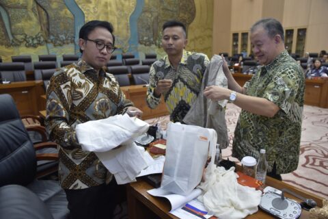 Wakil Ketua Komisi VII DPR RI Bambang Heryadi usai Rapat Dengar Pendapat Umum RDPU dengan Asosiasi20240710194600