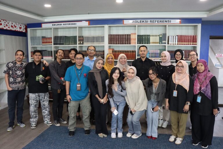 Mahasiswa Magang di Fraksi Gerindra Kunjungi Perpustakaan DPR RI 4 WhatsApp Image 2024 08 07 at 16.50.00 eaf8ad50