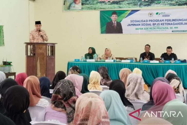 Anggota DPR RI Dorong Warga Sumbar Ikut BPJS Ketenagakerjaan untuk Perlindungan Sosial 4 1000094572