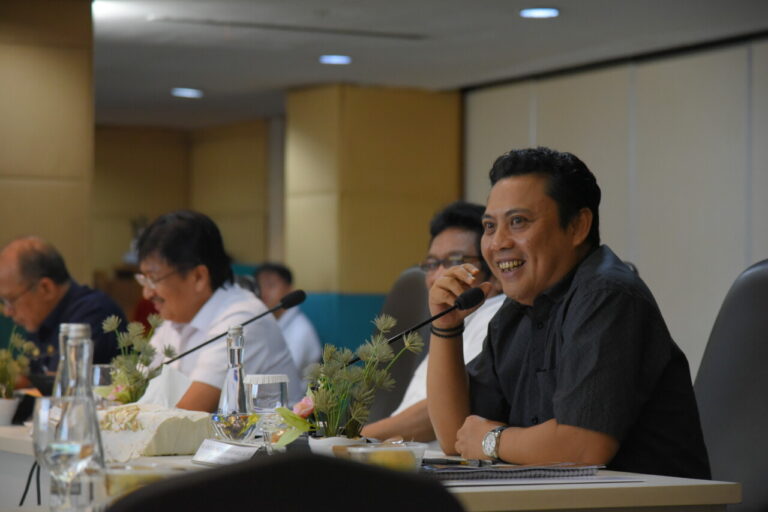 Hadapi Libur Nataru, Wakil Ketua Komisi V DPR RI Dorong Maskapai Gunakan Pesawat Baru Demi Keselamatan Penumpang 4 Iwan Aras