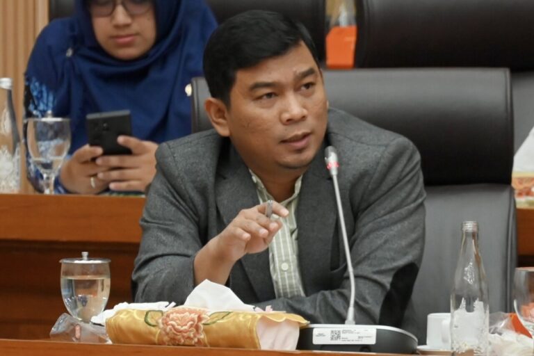 Rocky Candra Ungkap Dugaan Surveyor Tambang Nakal, Negara Rugi Triliunan Rupiah 4 Rocky