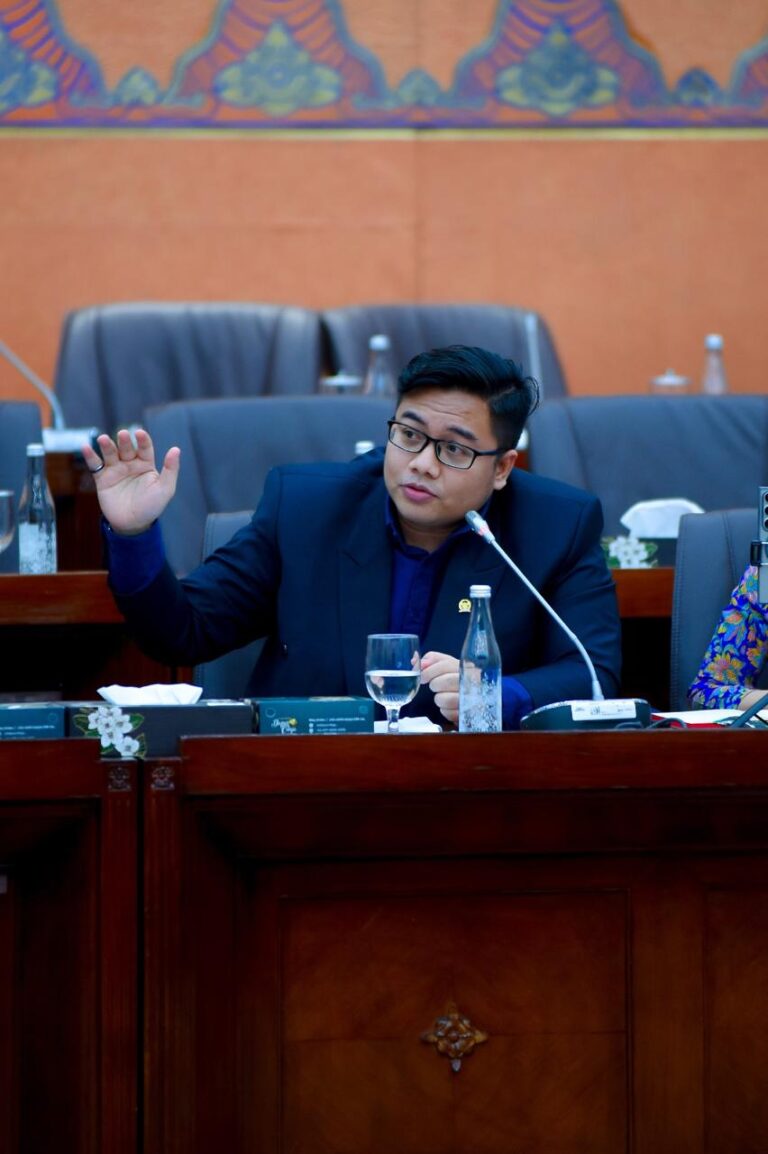 BUMN Kumandangkan Indonesia raya, Ini Sosok Legislator Pengusulnya 4 WhatsApp Image 2024 11 21 at 07.15.37 26cdd7bd