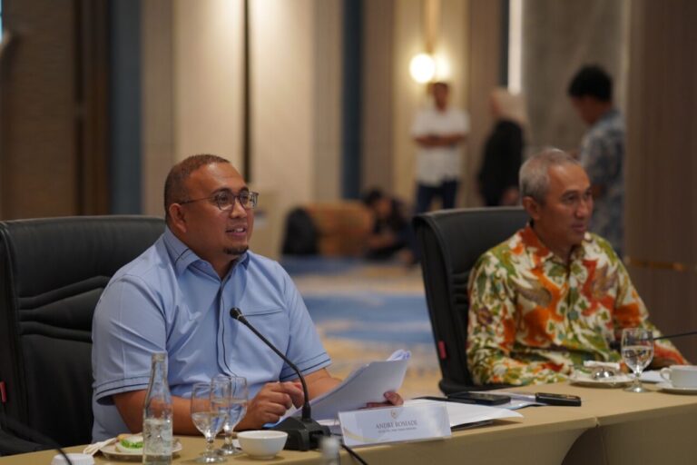 Wakil Ketua Komisi VI DPR RI Andre Rosiade saat memimpin Kunjungan Kerja Reses ke Padang Sumatera 20241209190139