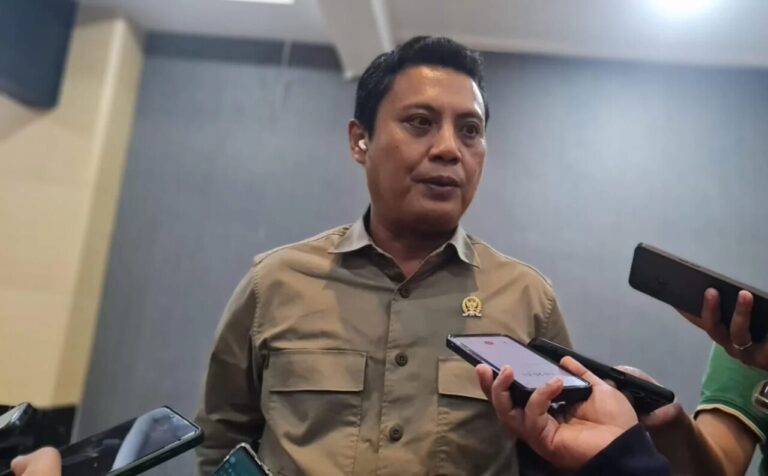 Wakil Ketua Komisi V DPR RI Dorong Pemprov Sulsel Lanjutkan Program Teman Bus 4 WhatsApp Image 2025 01 11 at 10.33.12 5ed9a624