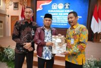 Wakil Ketua Komisi XIII DPR RI Sugiat Santoso saat memimpin kunjungan kerja ke Kantor Wilayah Kem20250428083000