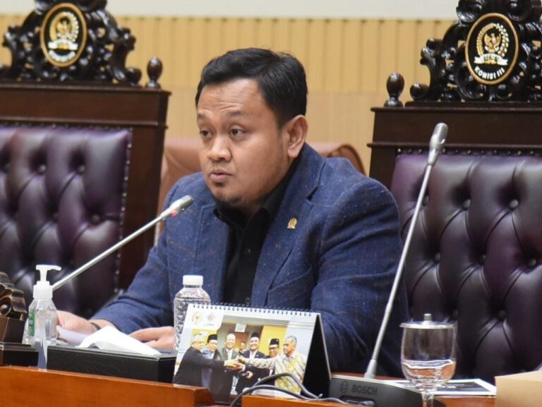 Komisi III DPR RI Dukung Aspirasi Advokat, Fokus Optimalisasi Pemberantasan Premanisme 4 WhatsApp Image 2025 05 07 at 18.46.23 8aeb16de