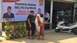 Muhammad Rofiqi Salurkan Gas LPG 3 Kg ke Dua Kecamatan di Kalimantan Selatan 8 PHOTO 2025 07 23 13 37 36