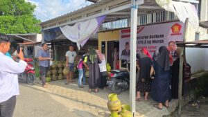 Muhammad Rofiqi Salurkan Gas LPG 3 Kg ke Dua Kecamatan di Kalimantan Selatan 7 PHOTO 2025 07 23 15 22 27