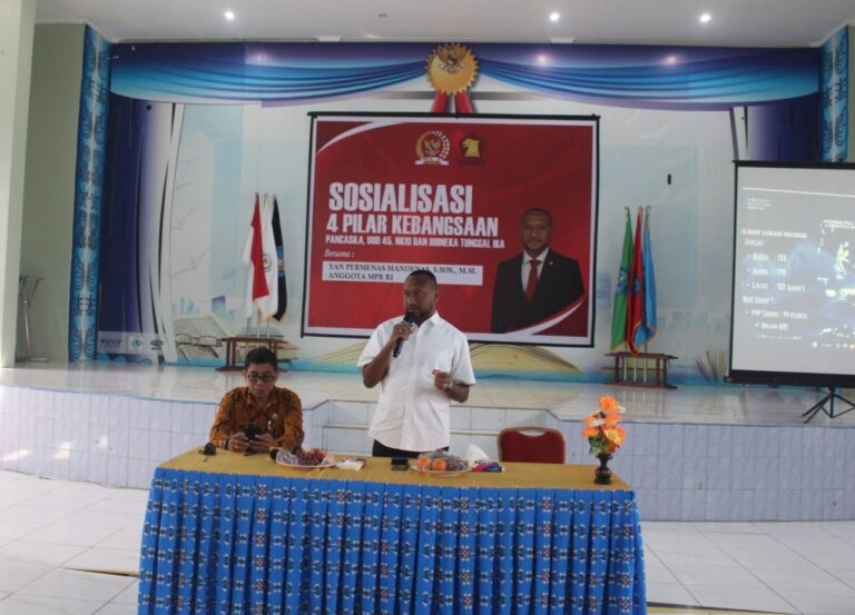 Anggota MPR RI Yan Mandenas Sosialisasikan Empat Pilar di Biak: Tekankan Ketahanan Daerah dan Peran Pancasila Hadapi Konflik Lokal 4 WhatsApp Image 2025 07 21 at 13.27.17 ec354912