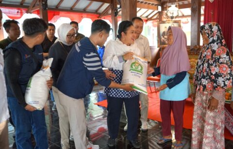 Titiek Soeharto Salurkan Bantuan Pangan di Bantul, Pastikan Sampai ke Masyarakat Tanpa Potongan 12 Titiek Soeharto salurkan bantuan pangan di Bantul Yogyakarta
